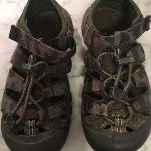 Keen Boy's Newport H2 Sandal size 1